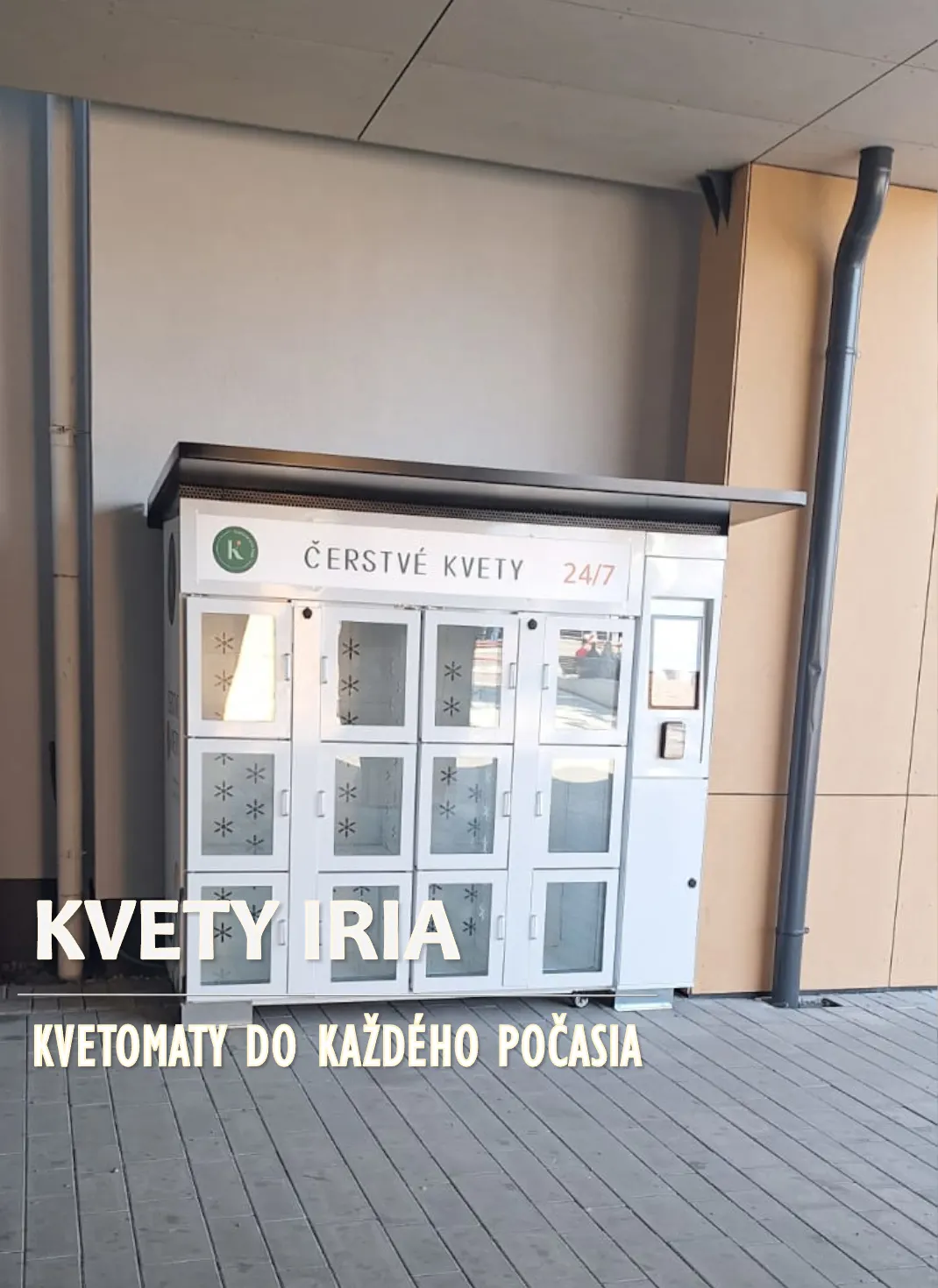 Venkovní květomat na 12 kytic na stanici Prievidza